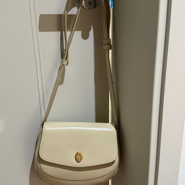 오스트카카 카델 새들백