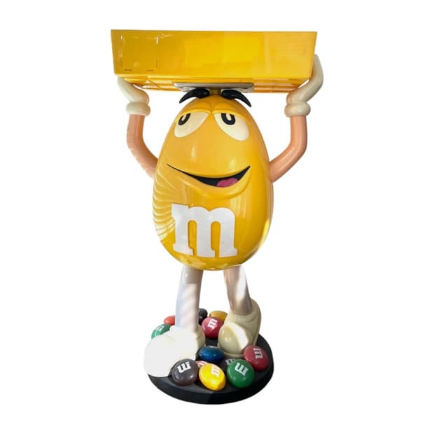 M&MS 소품 진열대