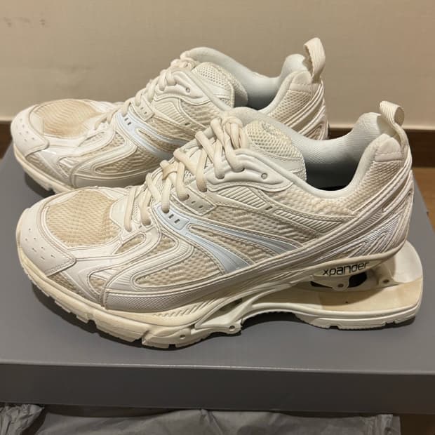 발렌시아가 엑스팬더(X-Pander) 스니커즈 화이트