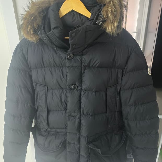 몽클레어 몽클레르 클루니 7 사이즈 저렴하게 처분합니다