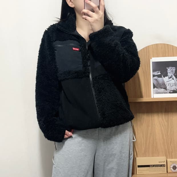 [정품] 리바이스 블랙 포켓 후리스 [ S ]