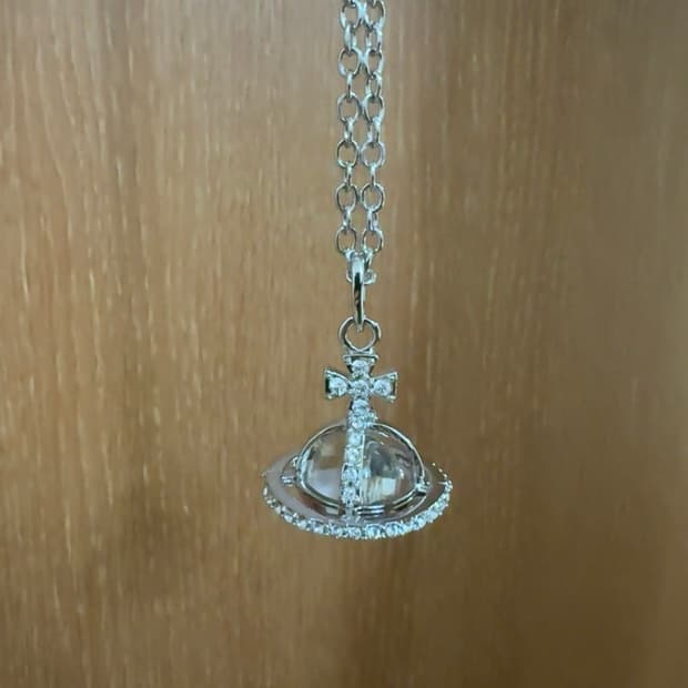 비비안 오브 목걸이 