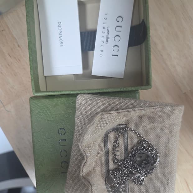 구찌 인터로킹 G 실버 목걸이