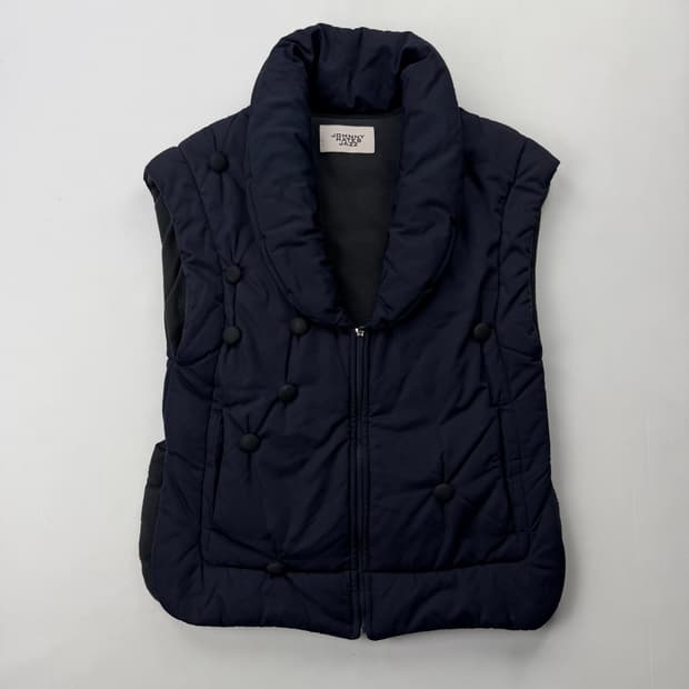 쟈니헤잇재즈 단추 디테일 패딩 베스트