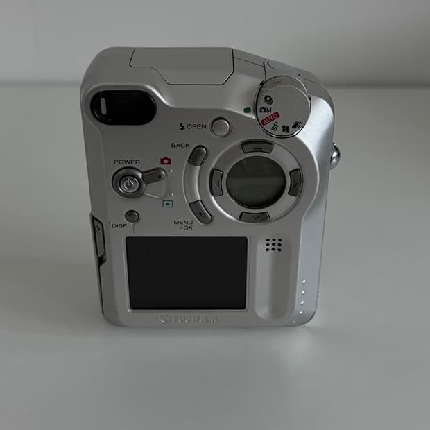 Fujifilm FinePix 6800z 