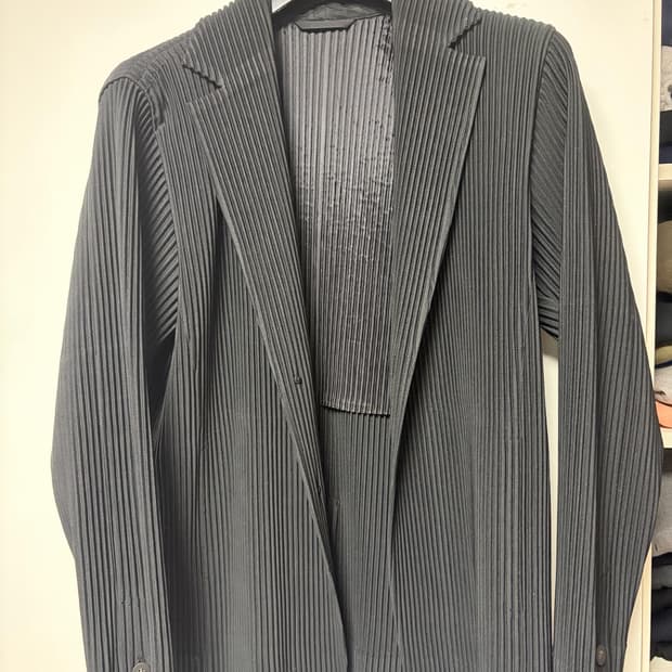 옴므플리세 플리츠 자켓 블랙3