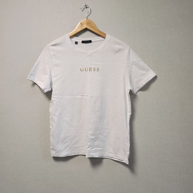 [L] 게스 GUESS 화이트 반팔 티셔츠