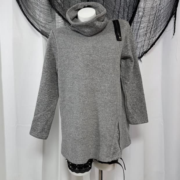 gray zipper knit