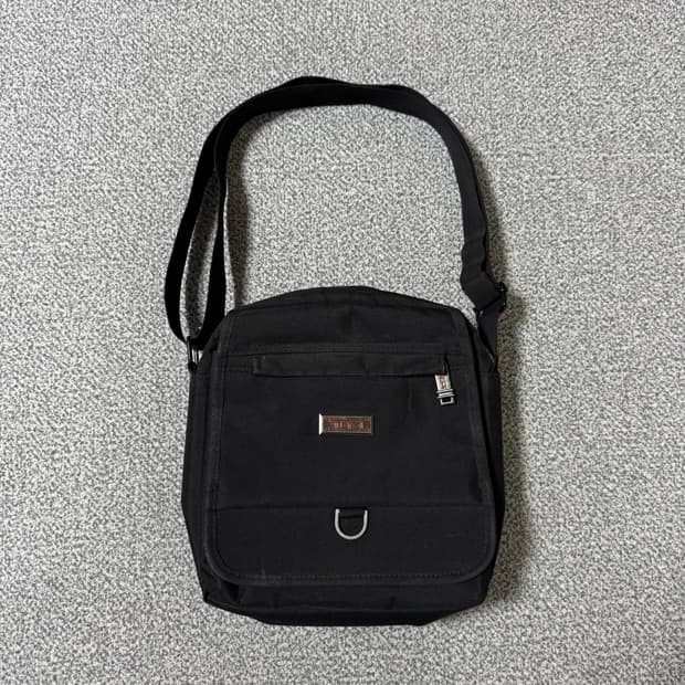 TUMI 투미 크로스백