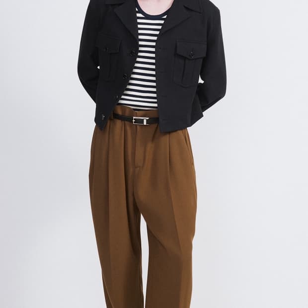 렉토 26SS 플루이드 턱 디테일 수트 팬츠 오커