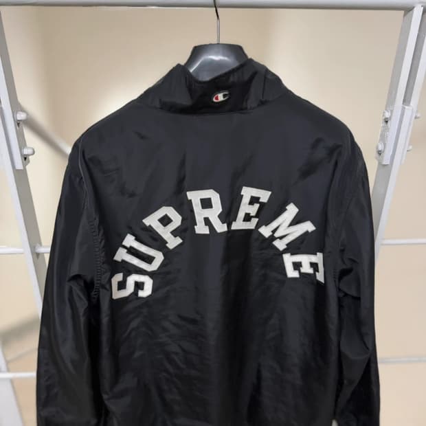 슈프림 x 챔피온 아노락