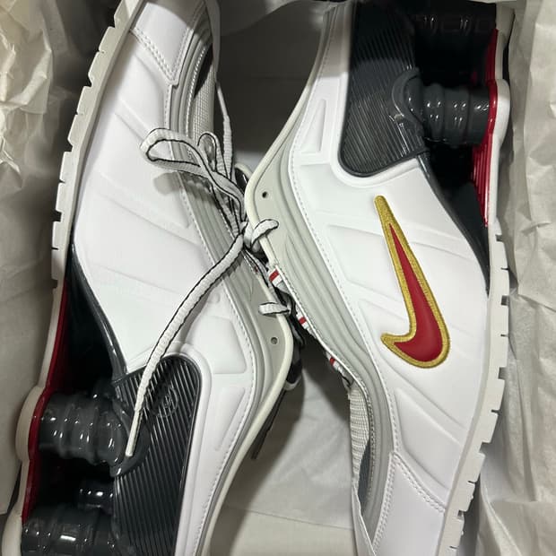 나이키 마틴로즈 샥스 MR4 화이트&바시티 레드