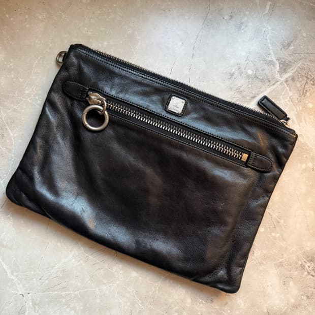 정품 mcm 클러치
