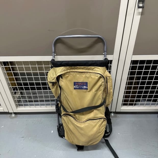 잔스포츠 빈티지 프레임 백팩