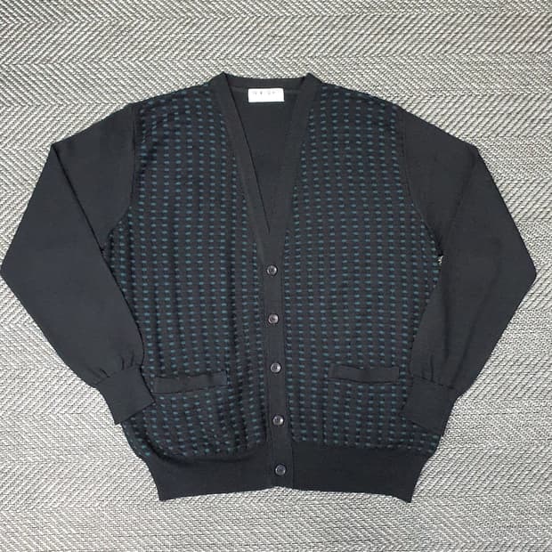 모라도 간절기 브이넥 니트 가디건 남자105