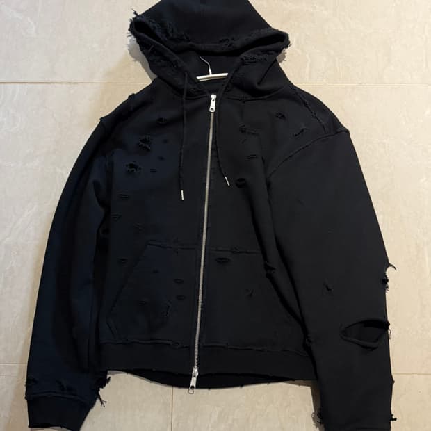 에모스탠스클럽 디스트레스드 후드집업