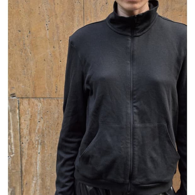 Mudule neck zip black 2size
