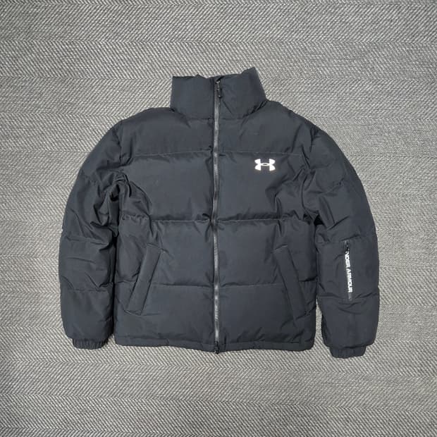 언더아머 공용 블랙 다운패딩 점퍼