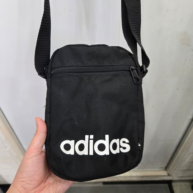 adidas 아디다스 크로스백! 깔끔한 디자인~