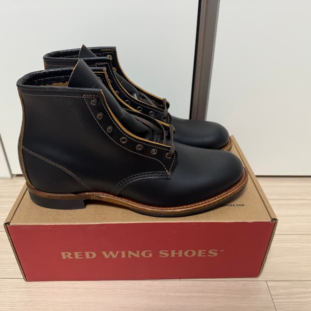 레드윙 벡맨 9060 플랫박스 280 (us10) 새상품 판매합니다