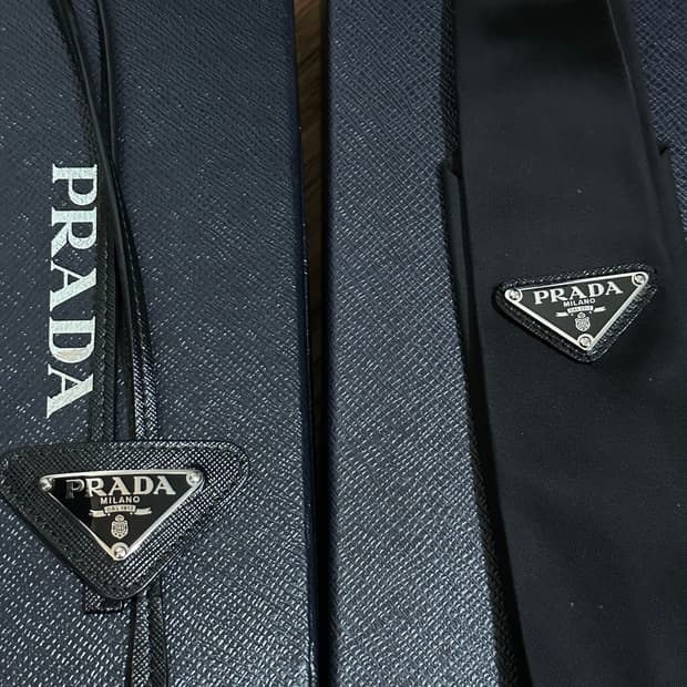 프라다 리나일론 개버딘 타이 블랙