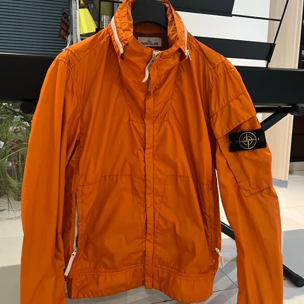 스톤아일랜드 멤브라나 3L TC 바람막이 L사이즈