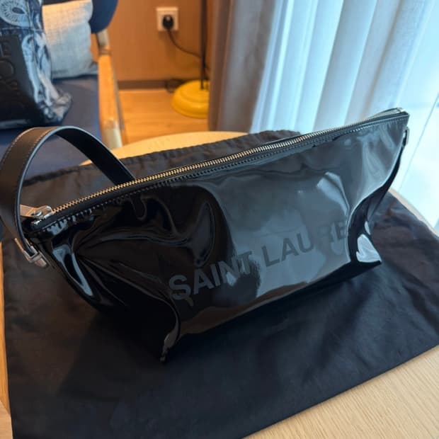 Saint Laurent 생로랑 페이턴트 백 새상품