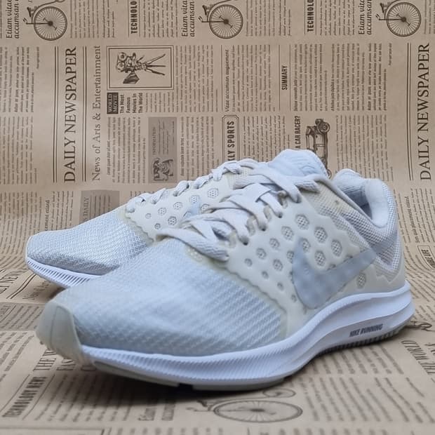 나이키 다운쉬프터7 여성운동화235 