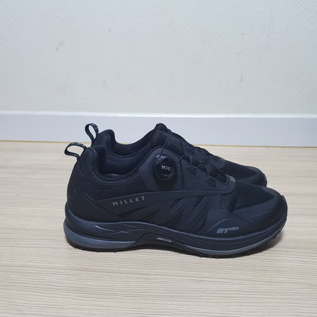 밀레 아치스텝 보타 트레킹화 265