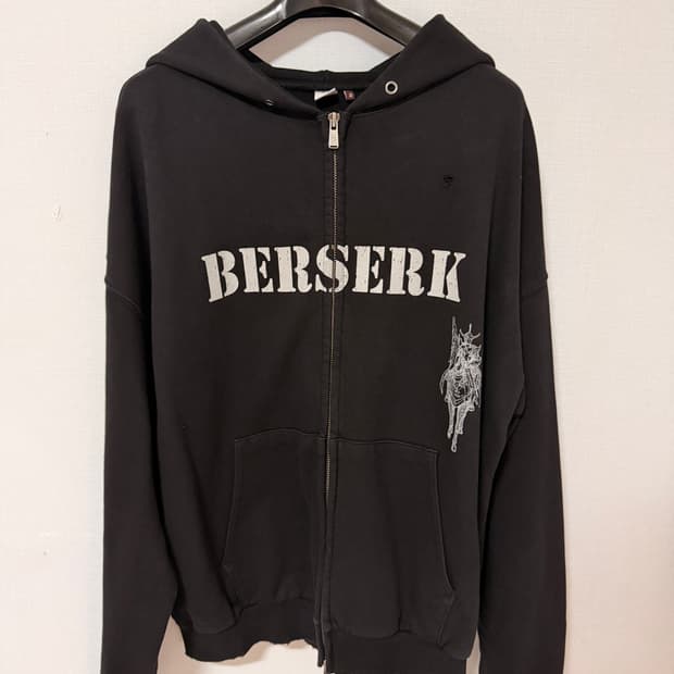 폴리테루 x 베르세르크 후드집업