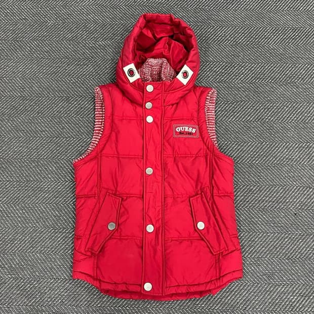 게스 니트카라 패딩베스트 v1175