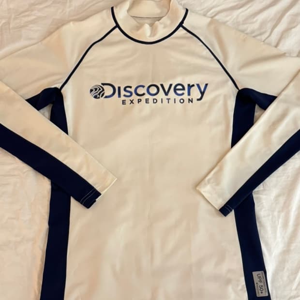 디스커버리 래쉬가드