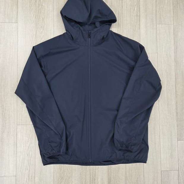 유니클로 UV 포켓터블 바람막이 윈드브레이커 자켓 네이비 XL, 105