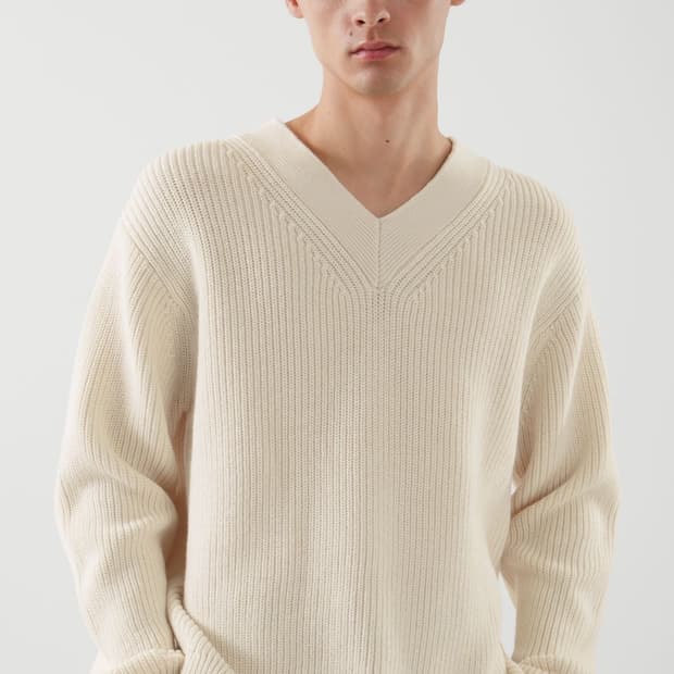 COS 오버사이즈 브이넥 니트 M