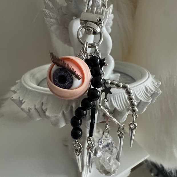 punky eye keyring black 