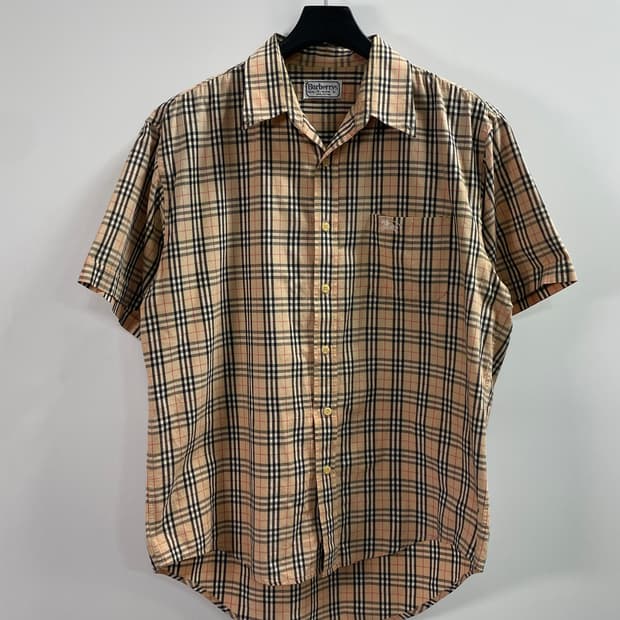 버버리 노바체크 반팔 셔츠 (on.232)