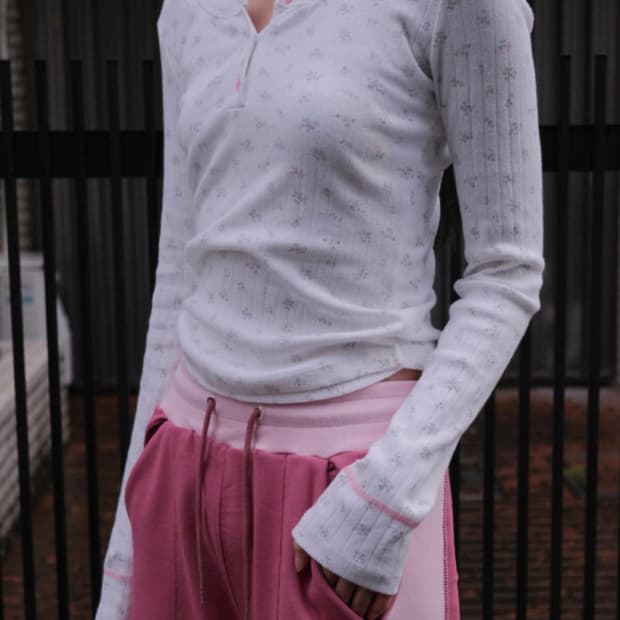 민지에나 플라워 롱 슬리브 화이트