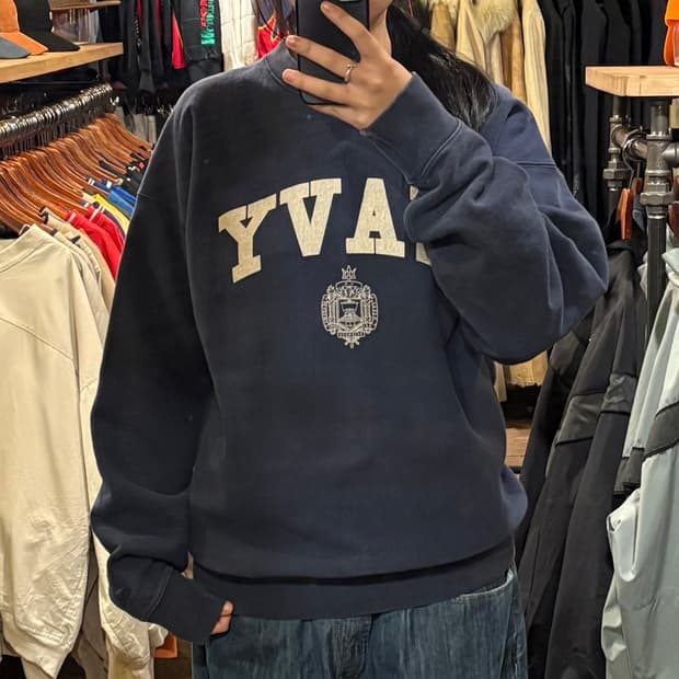 [HI] 아웃스탠딩 맨투맨 네이비