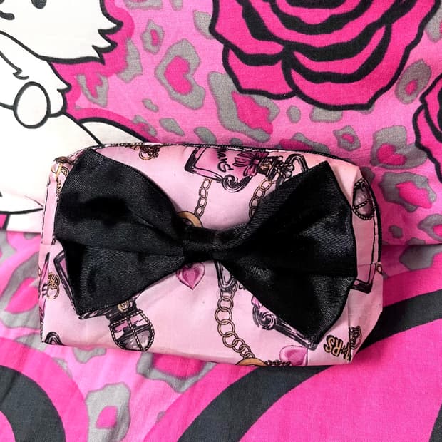 MA*RS마즈 블랙핑크 퍼퓸 리본 미니 파우치 히메 오네갸루 핀터 아게하