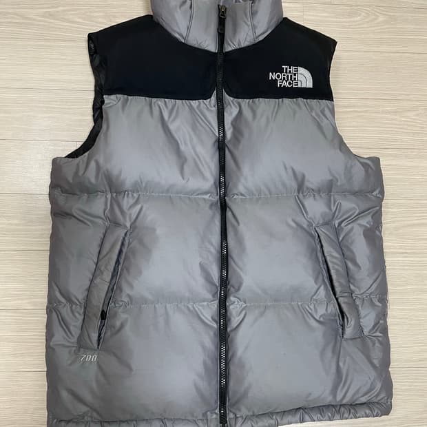 노스페이스 700 눕시 패딩 조끼 그레이 M 95-100