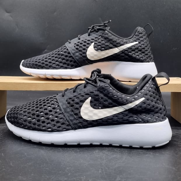 나이키 로쉬원 플라이트웨이트 운동화245