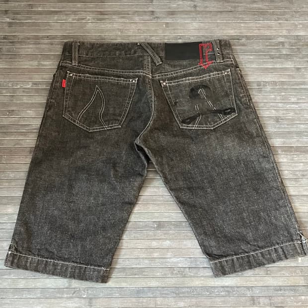 Skull dark grey short jeans