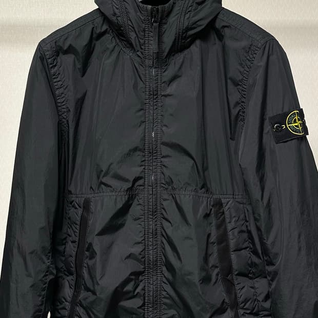 스톤아일랜드 크링클랩스 패딩 23fw 블랙