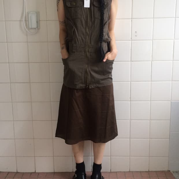 Multi pocket point high neck vest