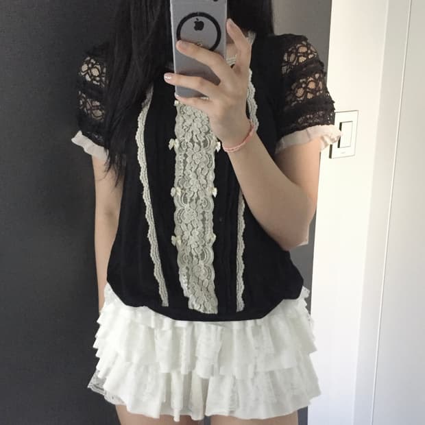 axes femme 히메갸루 공겜여주 레이스 리본 반팔티