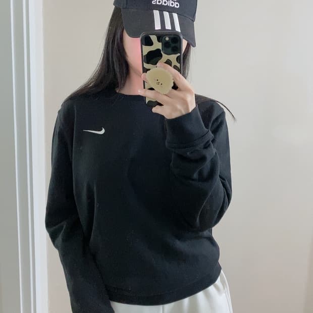 나이키 맨투맨 블랙