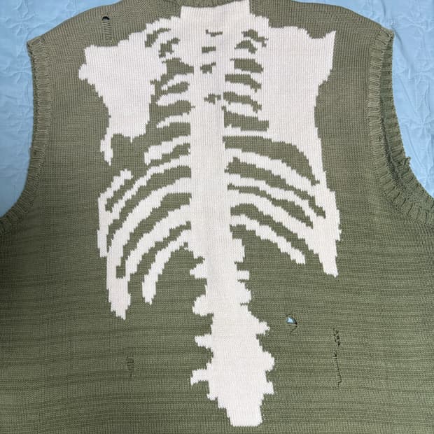 캐피탈 본 베스트 카키