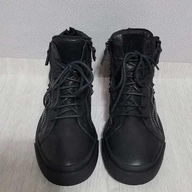 쥬세페 자노티 스터드 하이탑