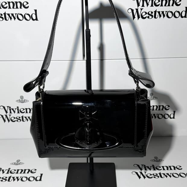 비비안웨스트우드 헤이즐 숄더백