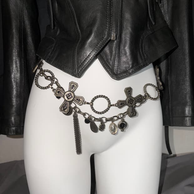 Cross layered belt